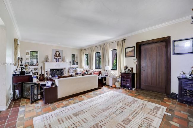 6121 Lagorce Dr, House other with 4 bedrooms, 2 bathrooms and null parking in Miami Beach FL | Image 6