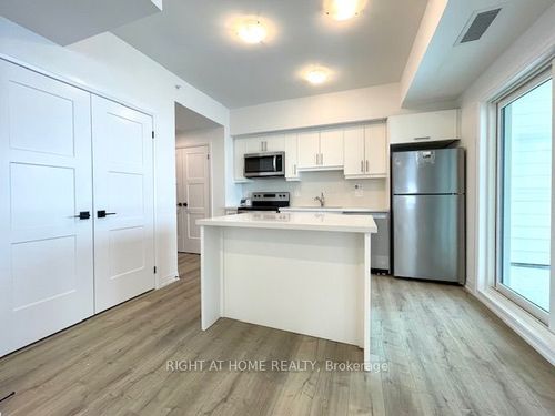 102-15 Kneeshaw Dr, Barrie, ON, L9J0X9 | Card Image