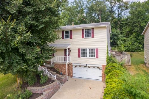 562 Shumaker Dr, Monroeville, PA, 15146-1056 | Card Image