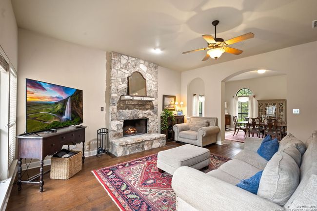 7 Mcinnis Ct, House other with 3 bedrooms, 3 bathrooms and null parking in Bulverde TX | Image 9