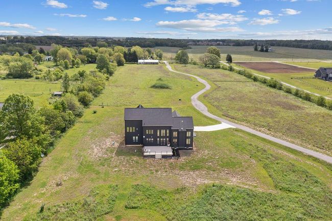 3318 S County Line Rd, House other with 4 bedrooms, 4 bathrooms and null parking in Johnstown OH | Image 94