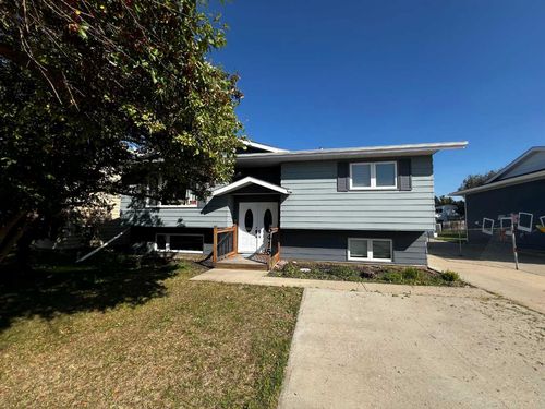 5415 46 St, Valleyview, AB, T0H3N0 | Card Image