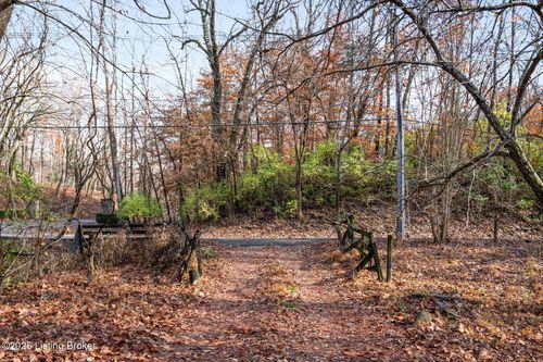 3500 S Rose Island Rd, Prospect, KY, 40059-8028 | Card Image