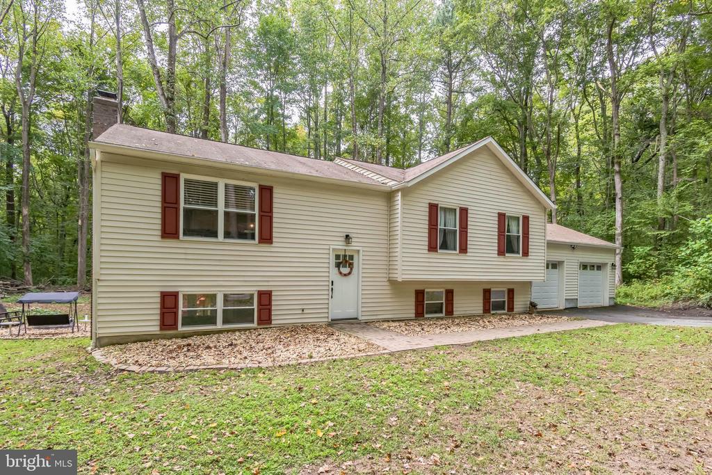 Moonbeam Ave, Huntingtown, MD 20639