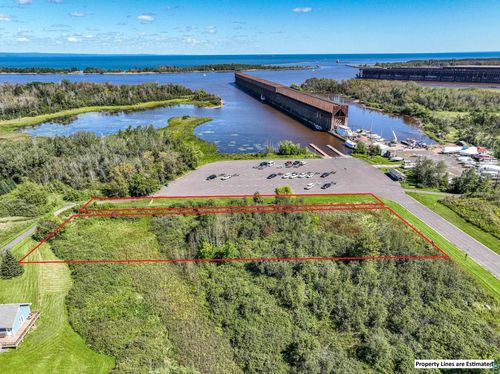 xx 30th Ave E, Superior, WI, 54880 | Card Image