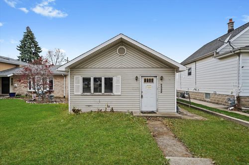 9552 S California Ave, Evergreen Park, IL, 60805-2737 | Card Image