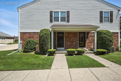 15757 N Franklin Dr, Clinton Twp, MI, 48038-1023 | Card Image