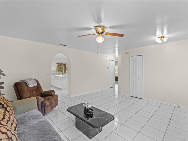 Living Room | Image 11