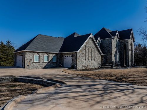 5398 Mainstay Dr, Kingston, OK, 73439-7551 | Card Image