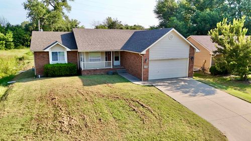 920 E Kelly Ave, Augusta, KS, 67010-1800 | Card Image