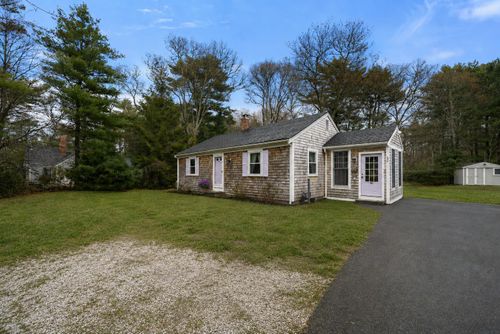 34 Newtown Rd, Sandwich, MA, 02563-2702 | Card Image
