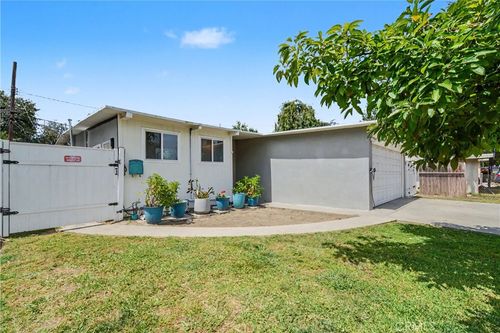 11004 Davenrich St, Santa Fe Springs, CA, 90670-3520 | Card Image