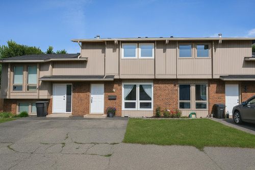 18 Cataract Rd Sw, High River, AB, T1V1C4 | Card Image