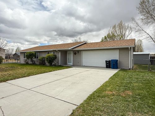 811 Monroe Ave, Riverton, WY, 82501-4025 | Card Image