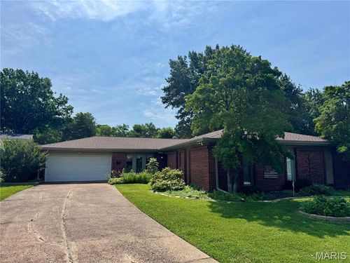 306 Fawn Meadows Dr, Ballwin, MO, 63011-3819 | Card Image