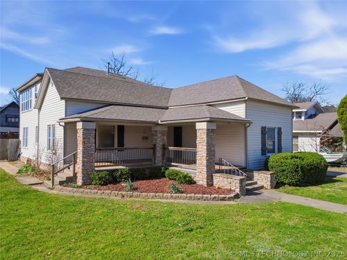 411 6th St, Claremore, OK, 74017-7229 | Card Image