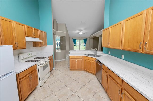 16804 Hawkridge Rd, House other with 4 bedrooms, 2 bathrooms and null parking in Lithia FL | Image 14