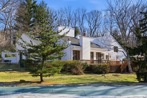 5 Waterford Way, Syosset, NY, 11791-1515 | Card Image