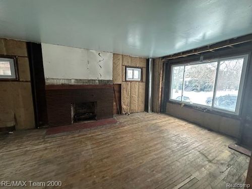 81 Richton St, Highland Park, MI, 48203-3502 | Card Image