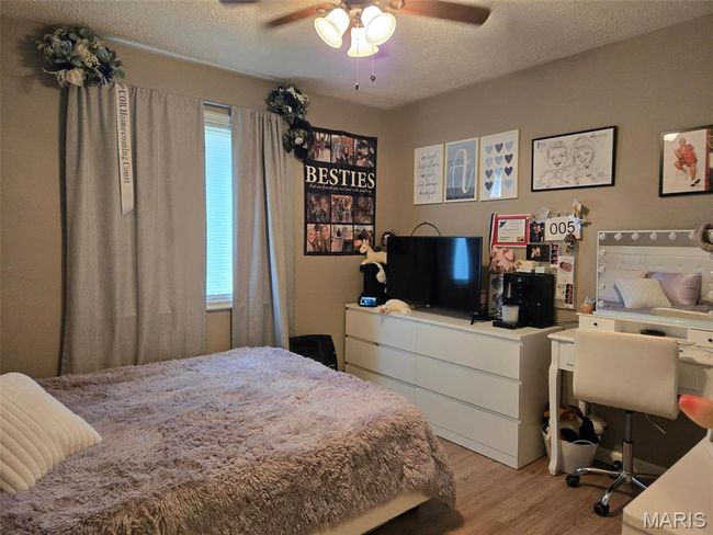 1051 Saint Clair St, House other with 3 bedrooms, 2 bathrooms and 2 parking in Carlyle IL | Image 25
