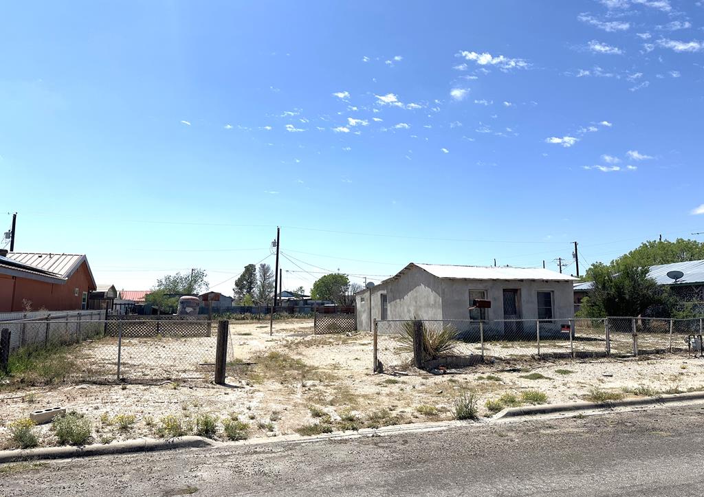 Ryan St, Fort Stockton, TX 79735