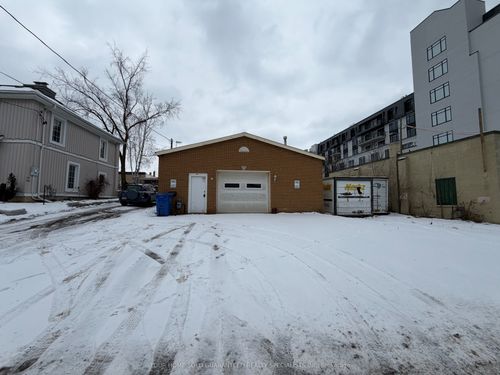 41 Temperance St, Aurora, ON, L4G2P6 | Card Image