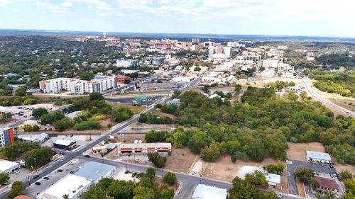 209 Cheatham St, San Marcos, TX, 78666-6803 | Card Image