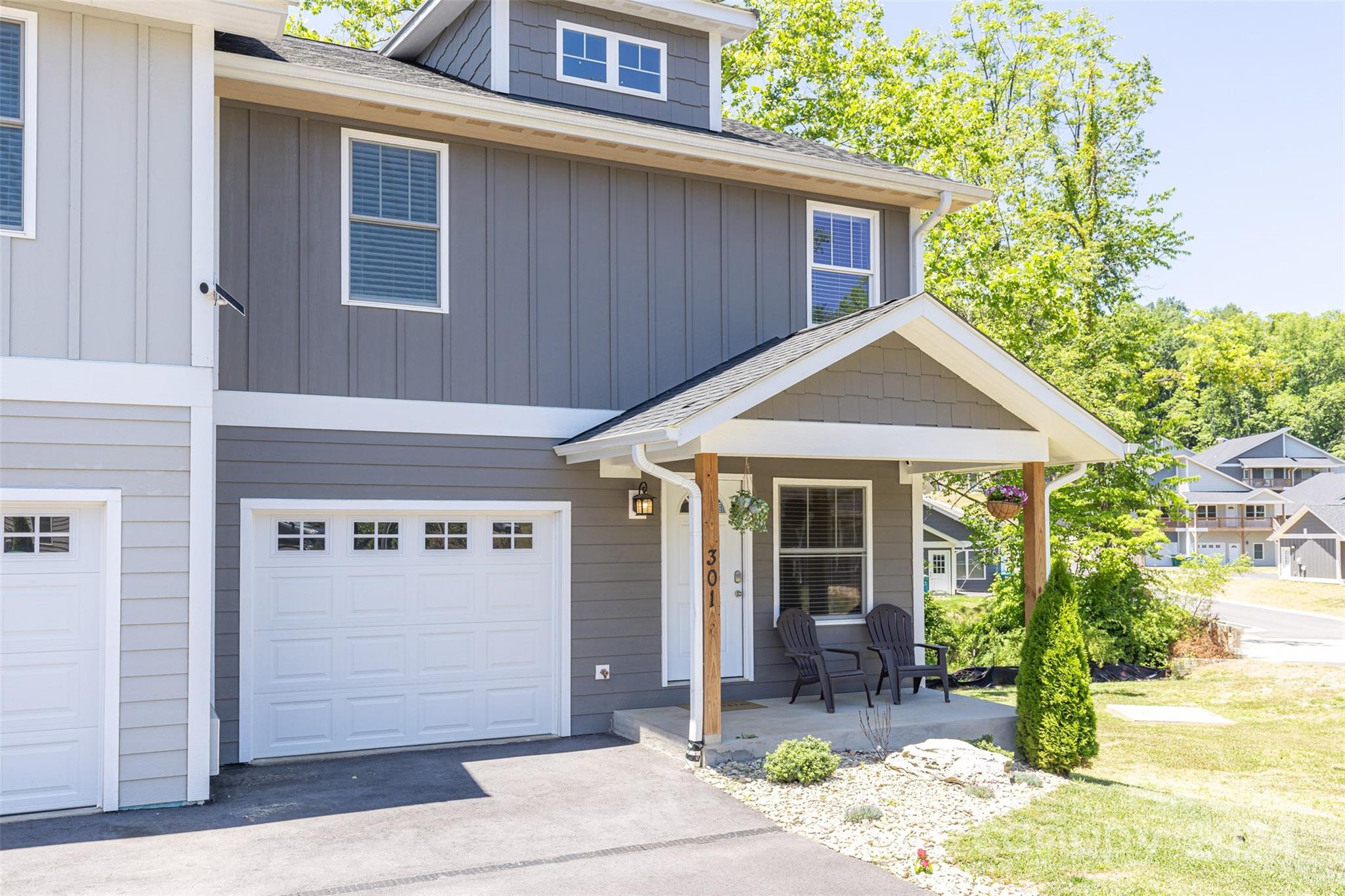 Jenna Clare Ln, Asheville, NC 28803