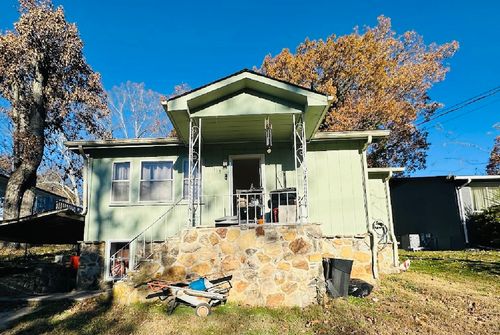 613 W 4th Ave, Lenoir City, TN, 37771-2331 | Card Image