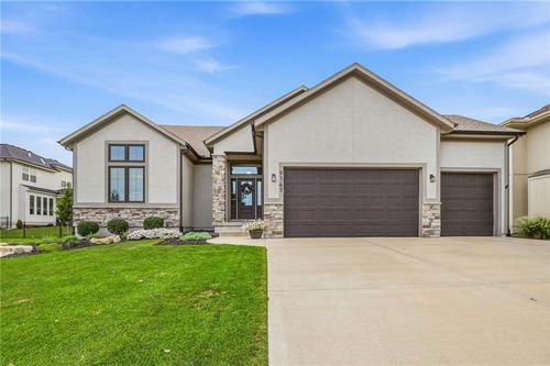 9141 Carbondale St. Carbondale Street, Lenexa, KS, 66227 | Card Image