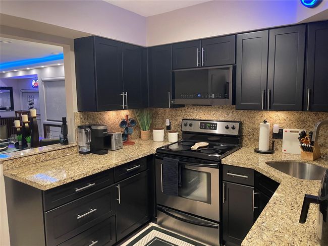 148 - 148 Wimbledon Lake Dr, Condo with 3 bedrooms, 2 bathrooms and null parking in Plantation FL | Image 5
