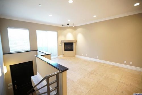 unit-110-18245 Burbank Blvd, Tarzana, CA, 91356-2593 | Card Image