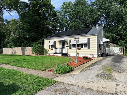 608 S Van Buren St, Litchfield, IL, 62056-2260 | Card Image