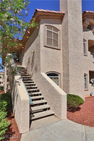 2146 - 5415 W Harmon Avenue, Condo with 3 bedrooms, 2 bathrooms and null parking in Las Vegas NV | Image 3