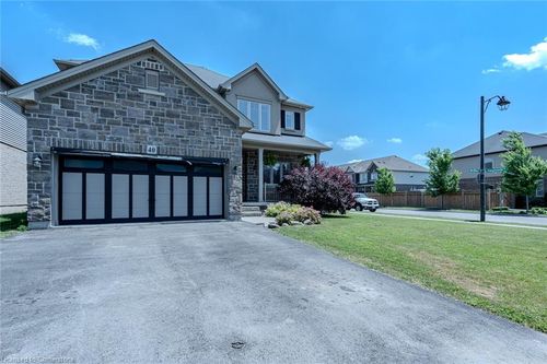 40 Blue Ribbon Way, Binbrook, ON, L0R1C0 | Card Image