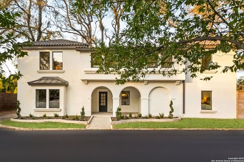 417 E Hildebrand Ave, San Antonio, TX, 78212-2502 | Card Image
