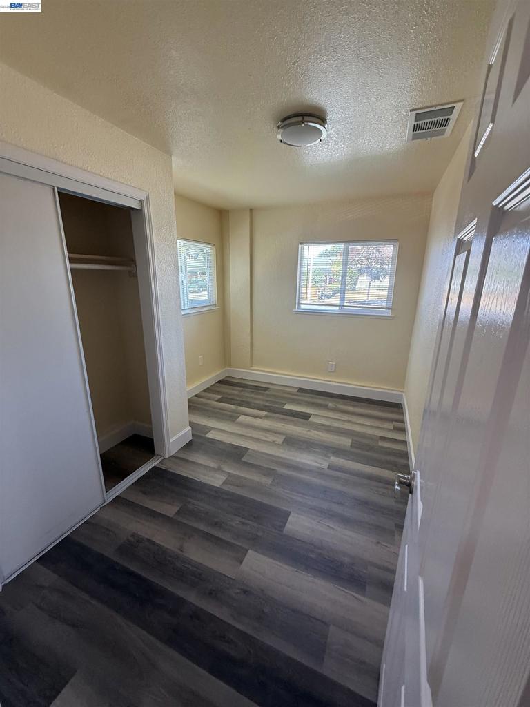 Residential Lease in Newark 3
