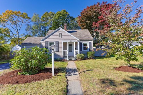 33 Buzzards Bay Ave, Bourne, MA, 02532-3132 | Card Image