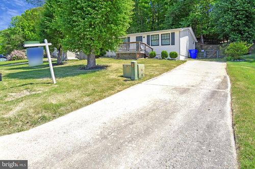 6989 Heather Dr, BRYANS ROAD, MD, 20616-3251 | Card Image