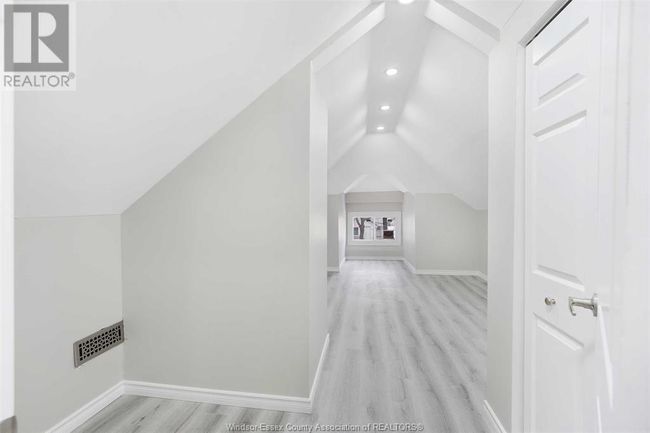 1061 Highland Ave, House other with 4 bedrooms, 3 bathrooms and null parking in Windsor ON | Image 29