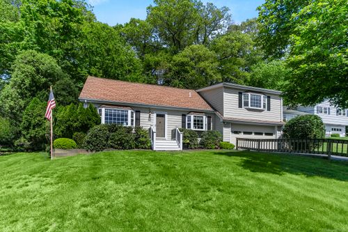 210 Carroll Rd, Fairfield, CT, 06824-3069 | Card Image
