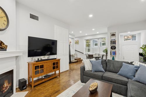 b-4006 Holland Ave, Dallas, TX, 75219-3801 | Card Image