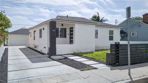 906 W Poplar St, Compton, CA, 90220-1840 | Card Image