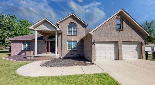 236 Autumn Ct, Berea, KY, 40403-9299 | Card Image