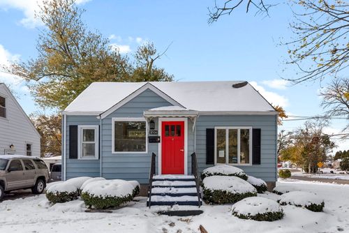 18504 Wentworth Ave, Lansing, IL, 60438-3325 | Card Image