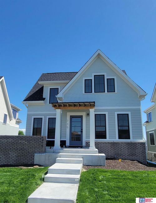 735 Penrose Dr, Lincoln, NE, 68521-8950 | Card Image