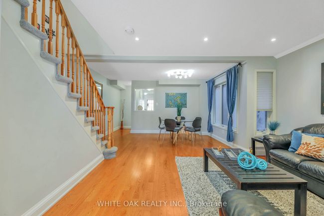 43 Sassafras Cir, House attached with 4 bedrooms, 4 bathrooms and 2 parking in Thornhill ON | Image 5