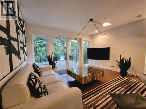 2568 Boulevard, Squamish, BC, V8B | Card Image