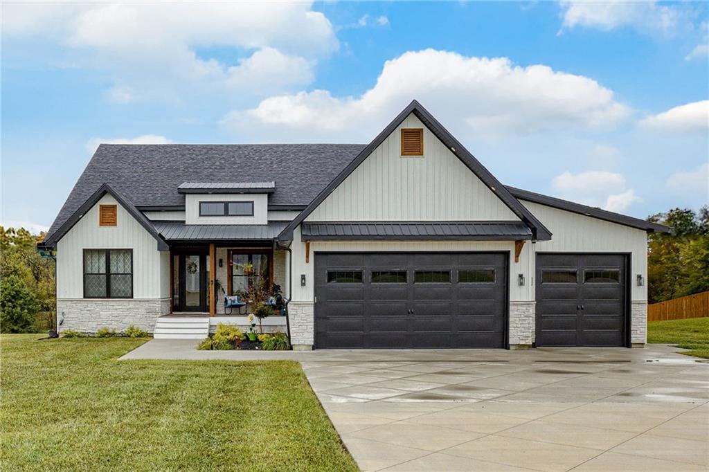Deercreek Dr, Clinton, MO 64735