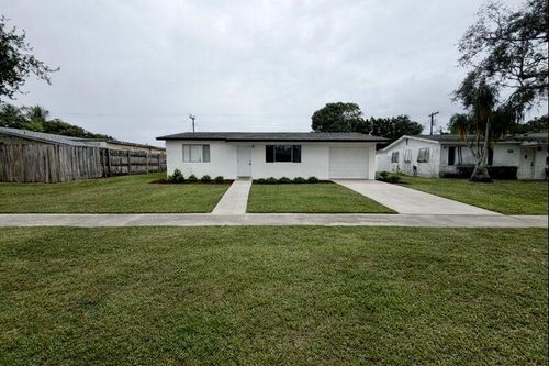 1376 Meadowbrook Dr, West Palm Beach, FL, 33417-5432 | Card Image